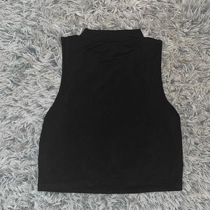 Black high neck crop top 🖤